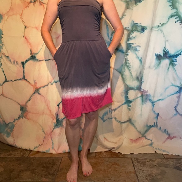 Splendid Dresses & Skirts - Splendid Strapless Tie Dye Dress in Gray and Hot Pink